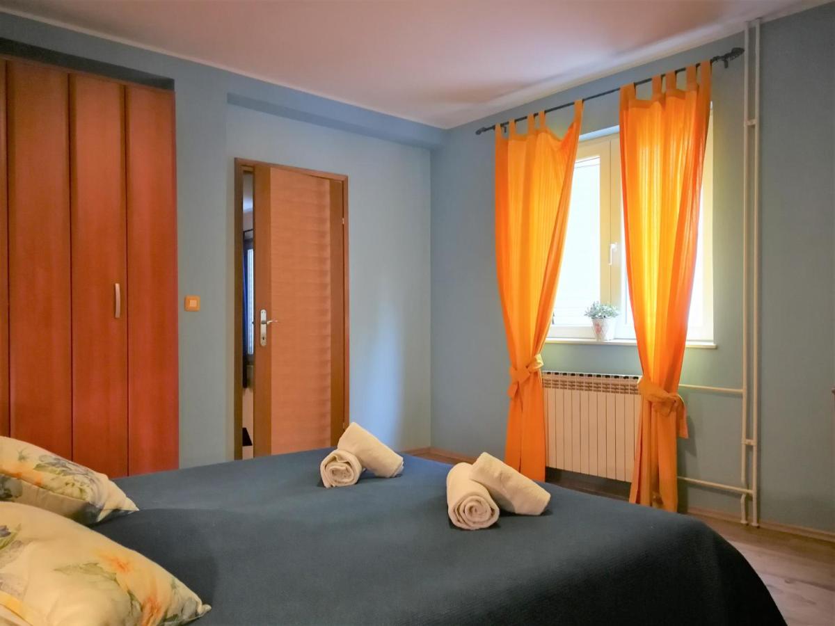 Apartments Bilic With Garden & Swimming Pool - 50M From The Beach ペシュチャーナ・ウヴァラ エクステリア 写真
