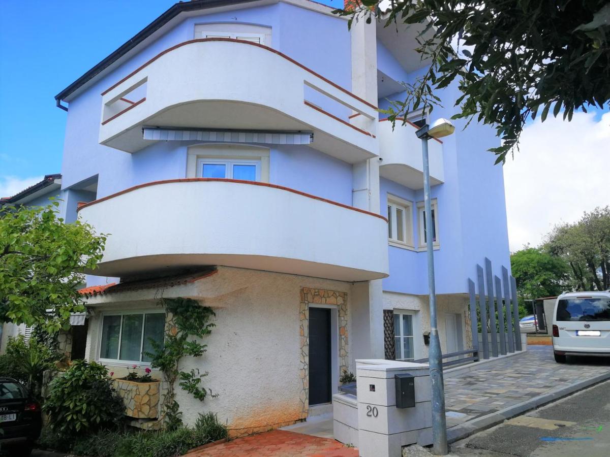 Apartments Bilic With Garden & Swimming Pool - 50M From The Beach ペシュチャーナ・ウヴァラ エクステリア 写真