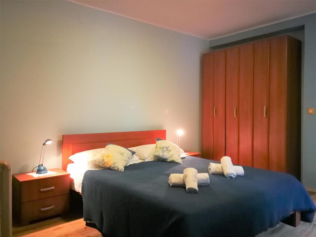 Apartments Bilic With Garden & Swimming Pool - 50M From The Beach ペシュチャーナ・ウヴァラ エクステリア 写真