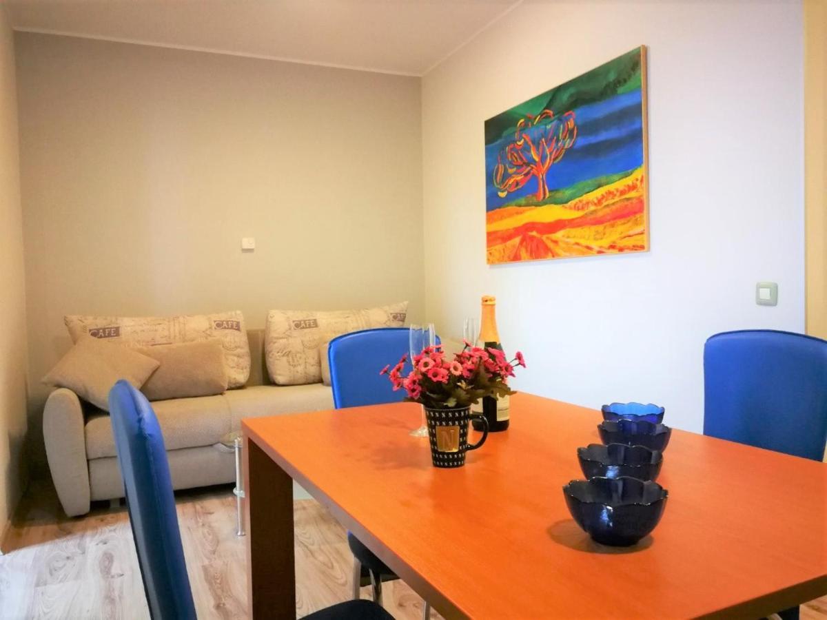 Apartments Bilic With Garden & Swimming Pool - 50M From The Beach ペシュチャーナ・ウヴァラ エクステリア 写真